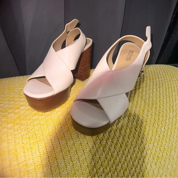 New - Picture 1 of 5